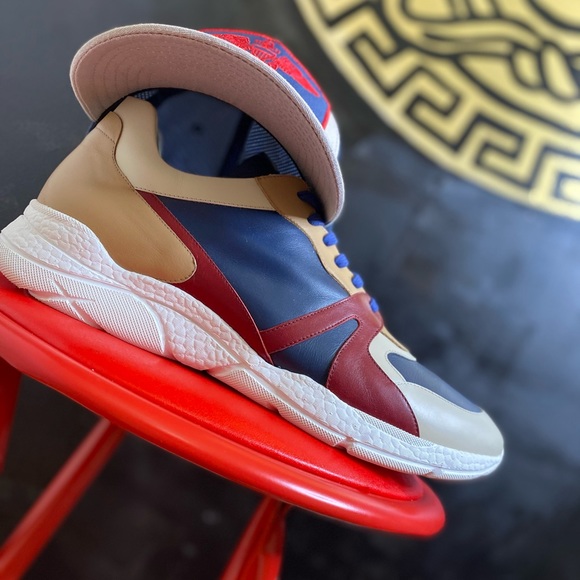 Shoes - Picture 4 of 5